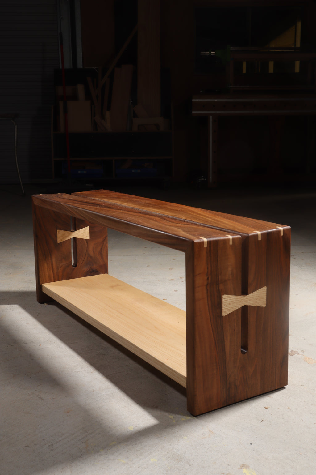 Suture bench