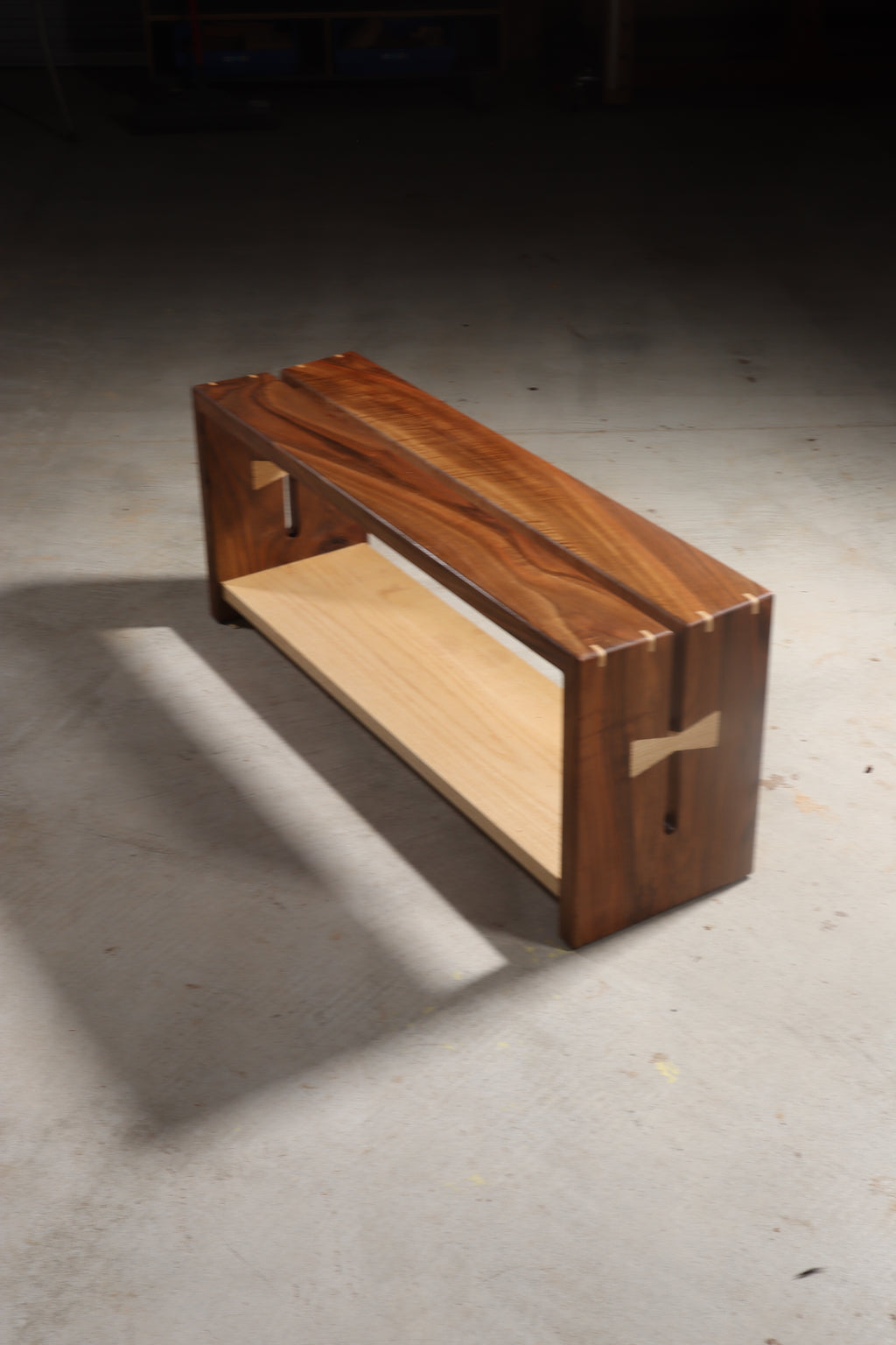 Suture bench