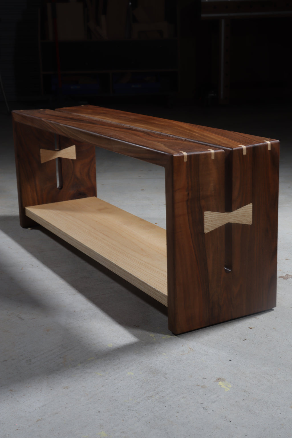 Suture bench