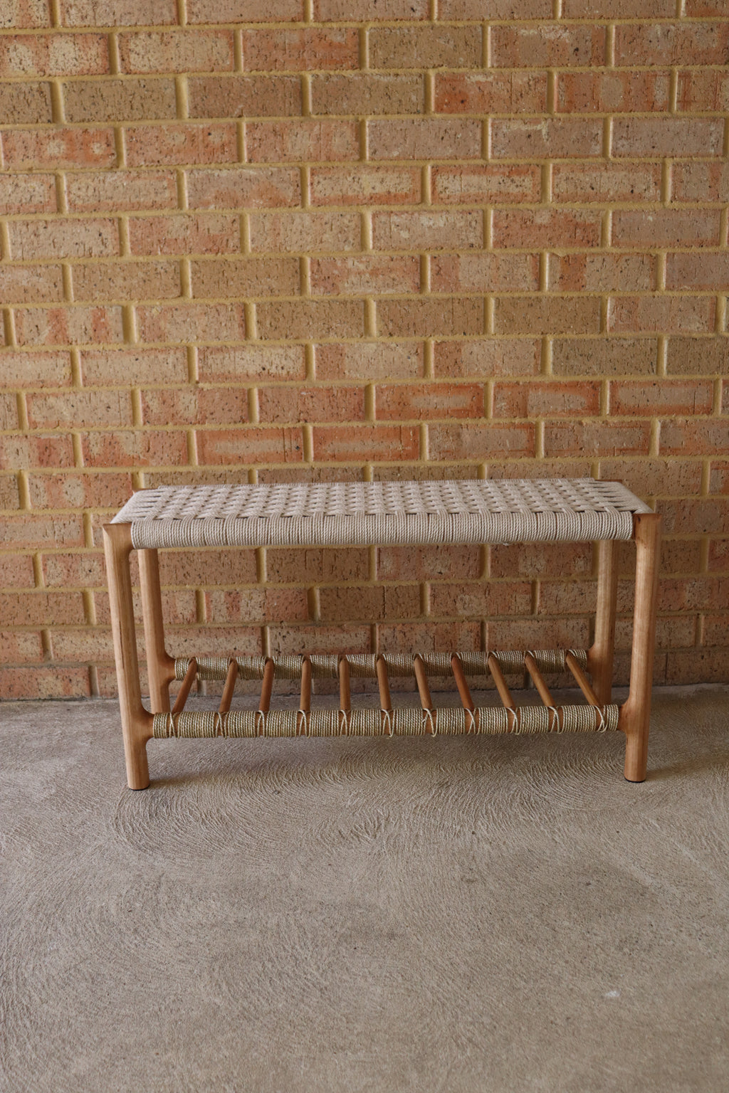 Weaved bench white