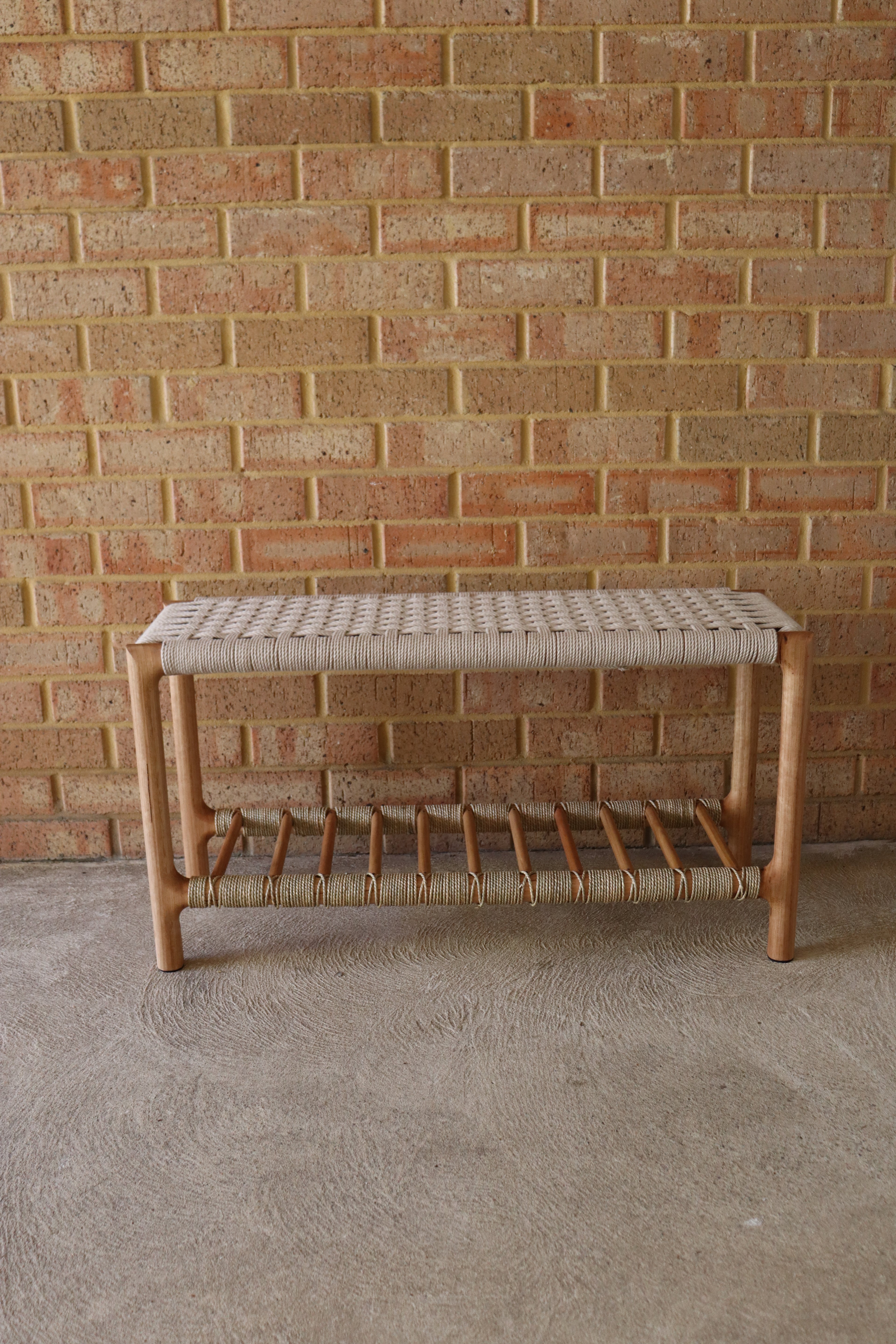 Weaved bench white