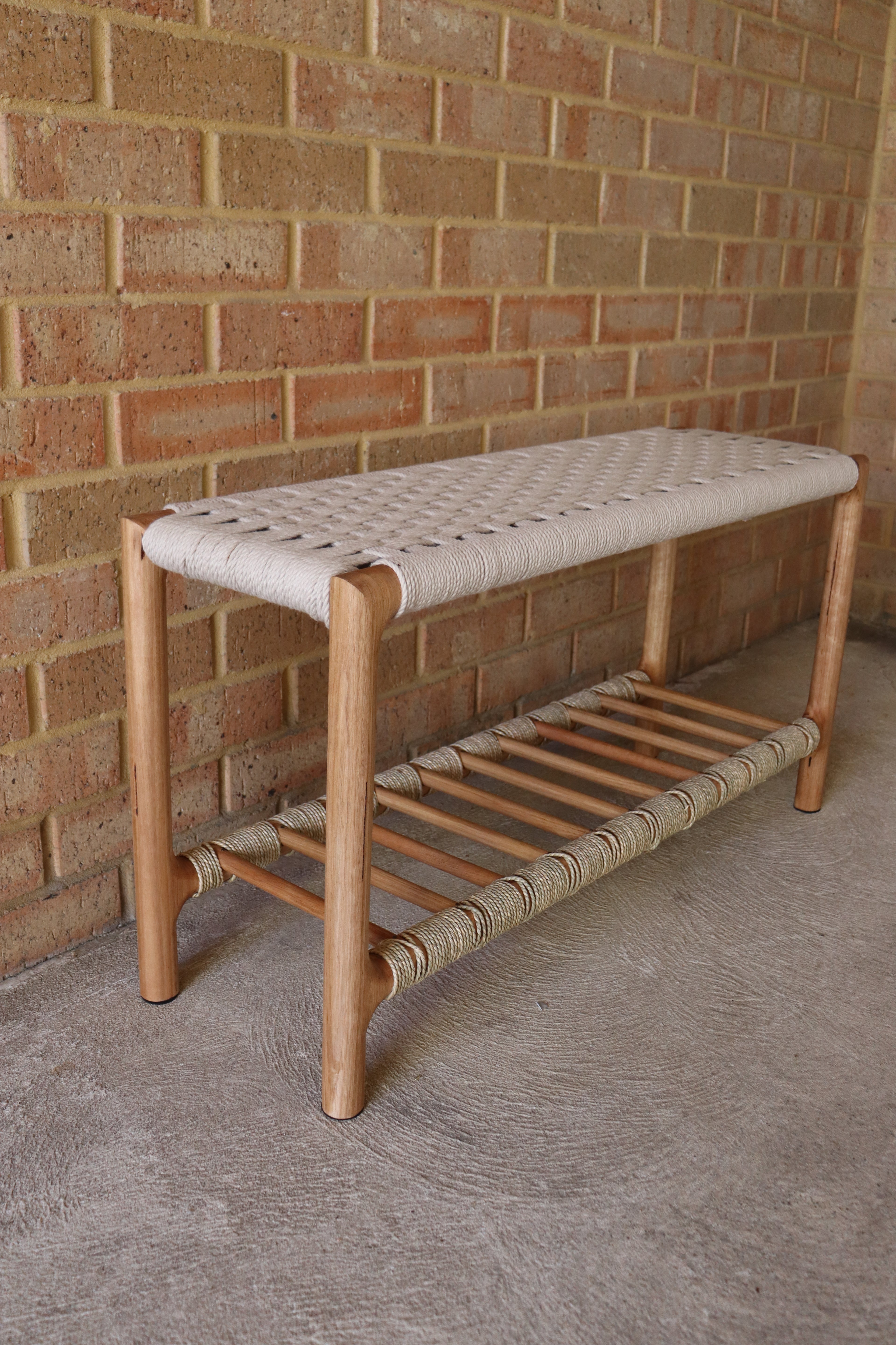 Weaved bench white